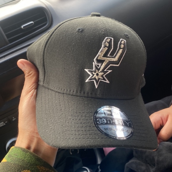 Bb - Picture 4 of 12